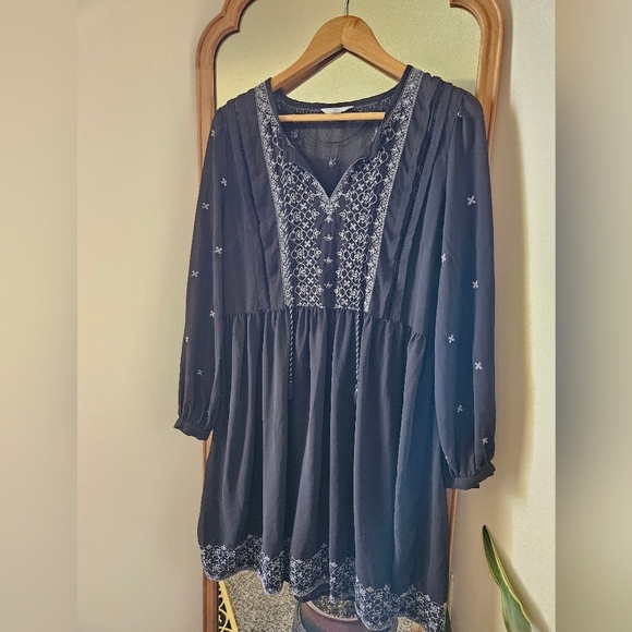 Time & Tru Sheer Tunic - Size M - Picture 2 of 7